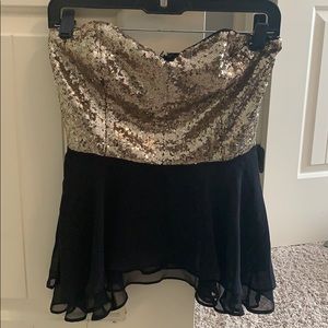 Sequence Pelham flows strapless top